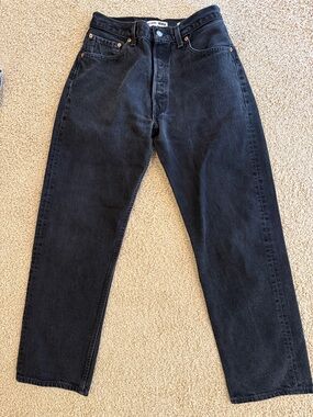 Re/done Levi’s 
Size 26
Faded black